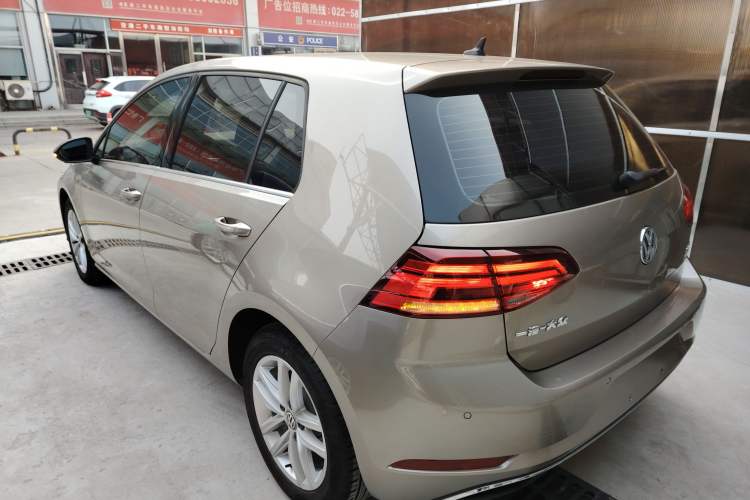 Used Volkswagen Golf 2019 280TSI DSG Comfort Version China VI Standard Exterior 3