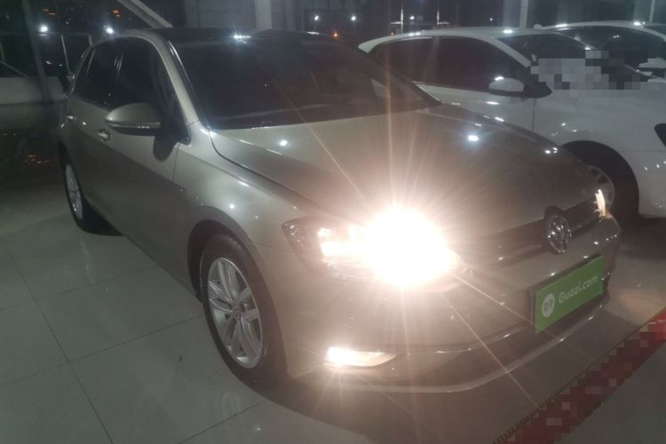 Used Volkswagen Golf 2019 200TSI DSG Comfort & Ambition Edition China VI Standard Front Right 45 Deg