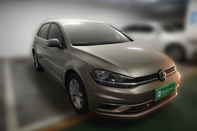 Used Volkswagen Golf 2019 200TSI DSG Comfort & Ambition Edition China VI Standard Front Right 45 Deg