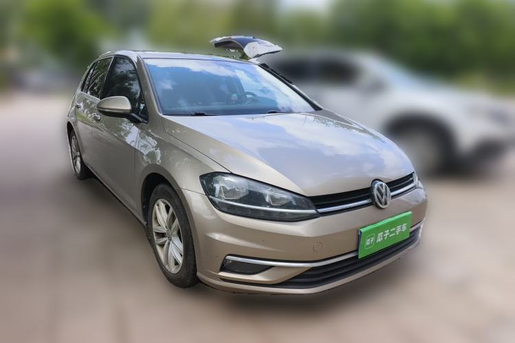 Used Volkswagen Golf 2019 1.6L Automatic Comfort Model China V Standard Front Right 45 Deg
