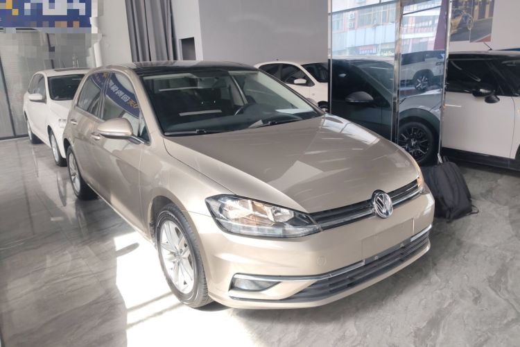 Used Volkswagen Golf 2019 200TSI DSG Comfort & Ambition Edition China VI Standard Front Right 45 Deg