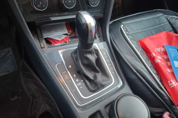 Used Volkswagen Golf 2019 280TSI DSG Comfort Version China VI Standard Gear Lever