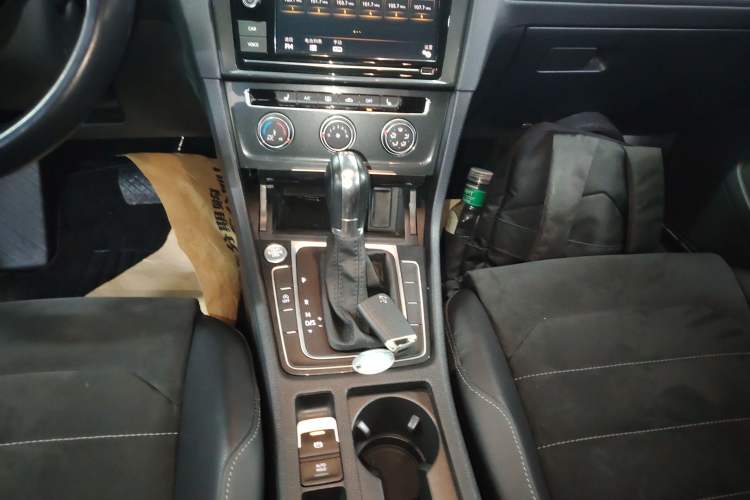 Used Volkswagen Golf 2019 280TSI DSG Luxury Version China VI Standard Gear Lever