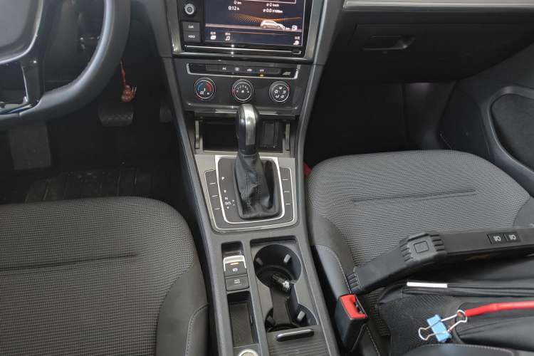 Used Volkswagen Golf 2019 1.6L Automatic Comfort Model China V Standard Gear Lever
