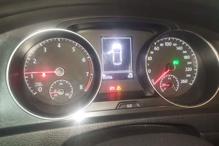 Used Volkswagen Golf 2019 200TSI DSG Comfort & Ambition Edition China VI Standard Instrument Cluster