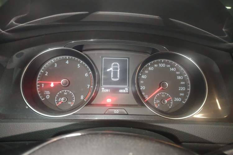 Used Volkswagen Golf 2019 200TSI DSG Comfort & Ambition Edition China VI Standard Instrument Cluster