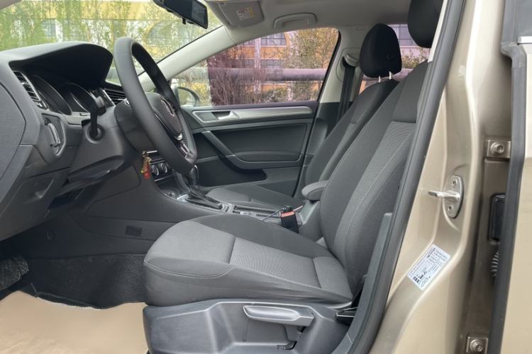 Used Volkswagen Golf 2019 200TSI DSG Comfort & Ambition Edition China VI Standard Interior 1