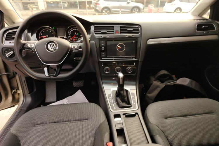 Used Volkswagen Golf 2019 280TSI DSG Comfort Version China VI Standard Interior 2