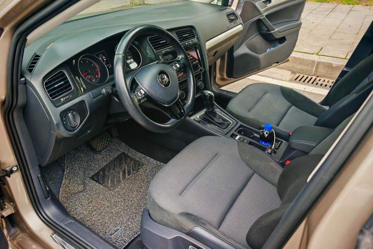 Used Volkswagen Golf 2019 280TSI DSG Comfort Version China VI Standard Interior 2