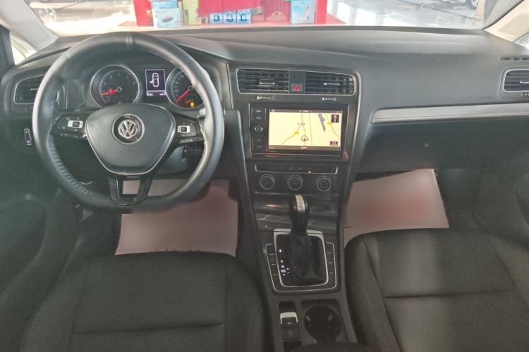 Used Volkswagen Golf 2019 200TSI DSG Comfort & Ambition Edition China VI Standard Interior 3
