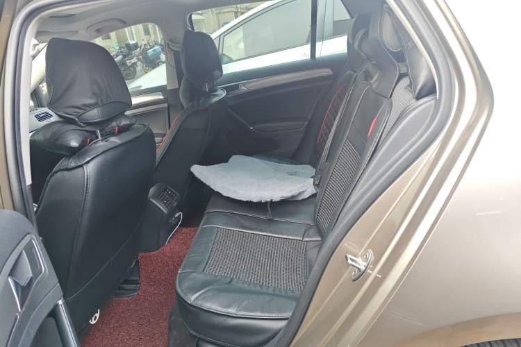 Used Volkswagen Golf 2019 280TSI DSG Comfort Version China VI Standard Interior 4