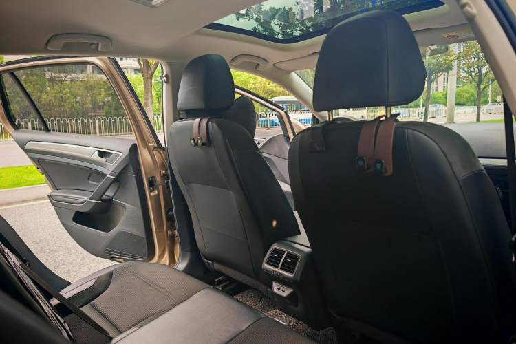 Used Volkswagen Golf 2019 280TSI DSG Comfort Version China VI Standard Interior 5
