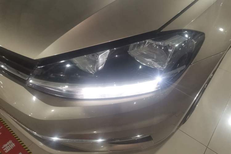 Used Volkswagen Golf 2019 200TSI DSG Comfort & Ambition Edition China VI Standard Left Front Headlight