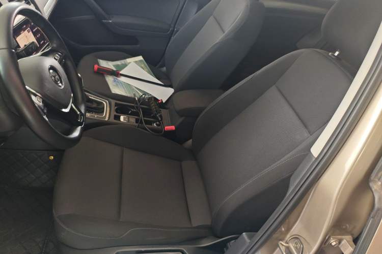Used Volkswagen Golf 2019 200TSI DSG Comfort & Ambition Edition China VI Standard Left Front Seat