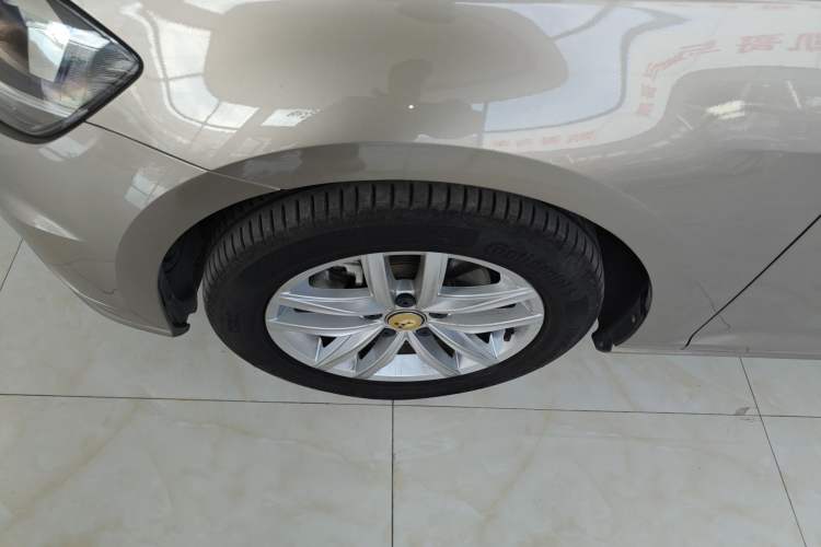 Used Volkswagen Golf 2019 1.6L Automatic Comfort Model China V Standard Left Front Wheel Hub