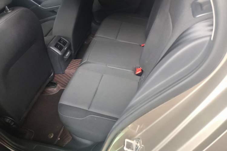Used Volkswagen Golf 2019 200TSI DSG Comfort & Ambition Edition China VI Standard Left Rear Seat