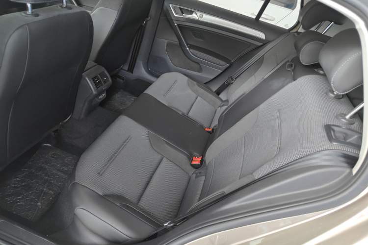 Used Volkswagen Golf 2019 1.6L Automatic Comfort Model China V Standard Left Rear Seat