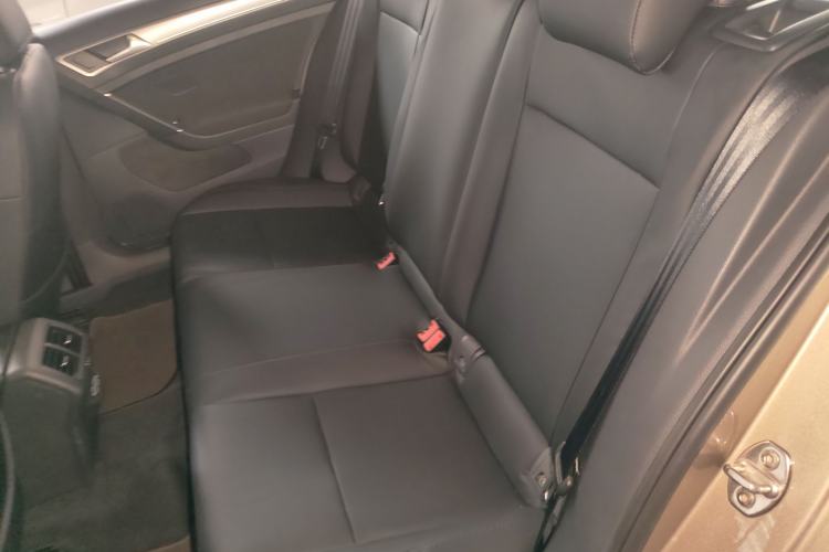 Used Volkswagen Golf 2019 200TSI DSG Comfort & Ambition Edition China VI Standard Left Rear Seat