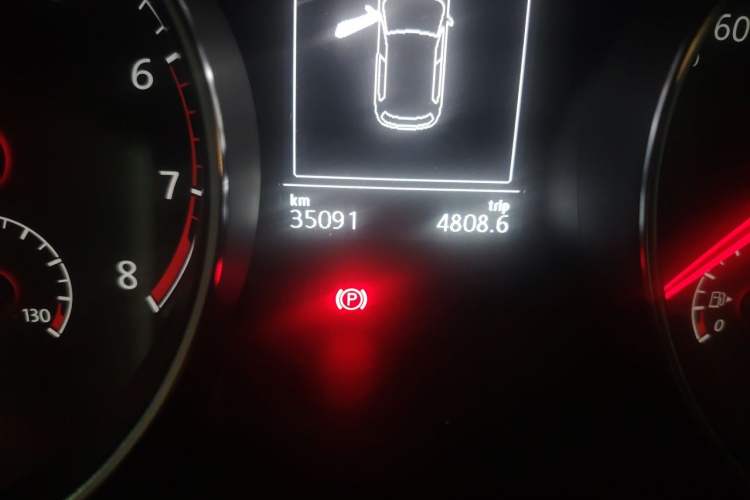 Used Volkswagen Golf 2019 200TSI DSG Comfort & Ambition Edition China VI Standard Odometer Close Up