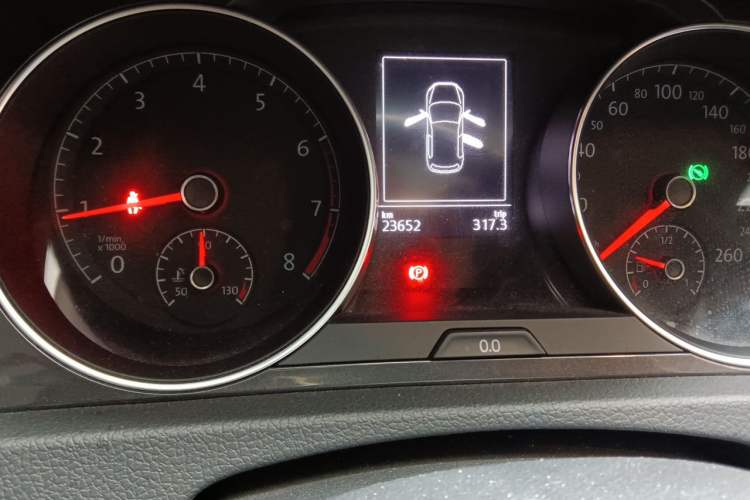 Used Volkswagen Golf 2019 200TSI DSG Comfort & Ambition Edition China VI Standard Odometer Close Up