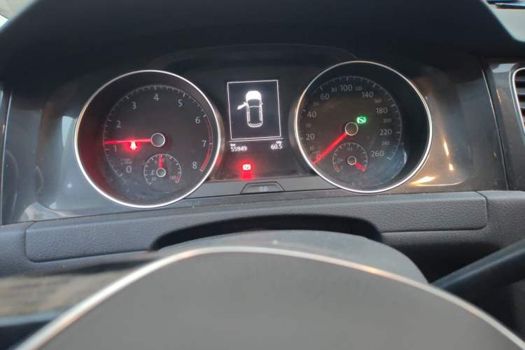 Used Volkswagen Golf 2019 280TSI DSG Comfort Version China VI Standard Odometer Close Up