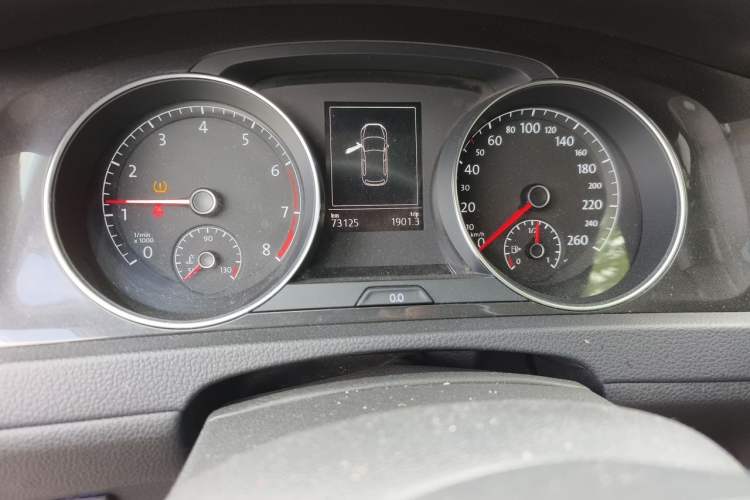 Used Volkswagen Golf 2019 1.6L Automatic Comfort Model China V Standard Odometer Close Up
