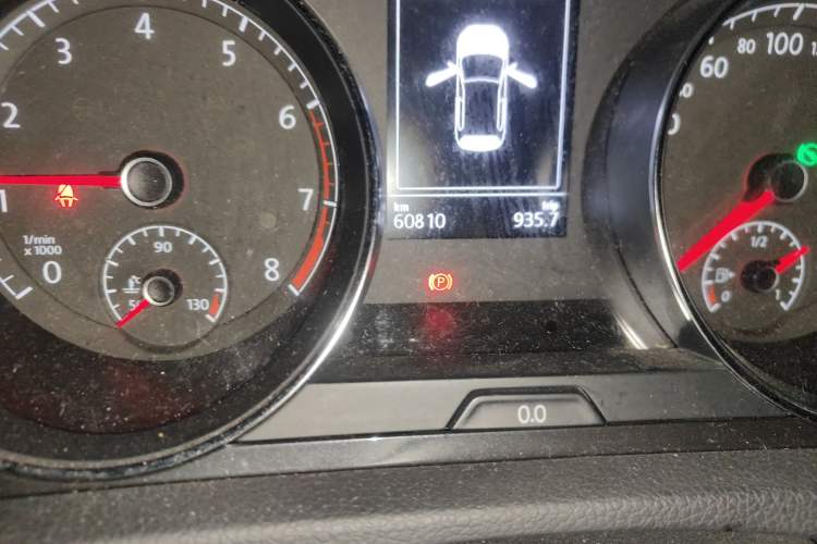 Used Volkswagen Golf 2019 280TSI DSG Comfort Version China VI Standard Odometer Close Up