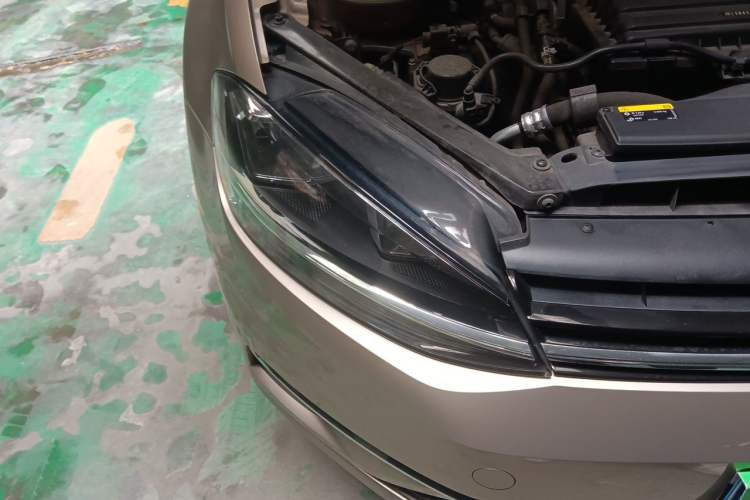 Used Volkswagen Golf 2019 200TSI DSG Comfort & Ambition Edition China VI Standard Right Front Headlight