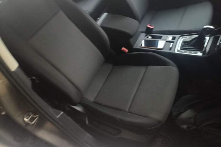Used Volkswagen Golf 2019 200TSI DSG Comfort & Ambition Edition China VI Standard Right Front Seat