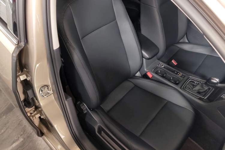 Used Volkswagen Golf 2019 200TSI DSG Comfort & Ambition Edition China VI Standard Right Front Seat