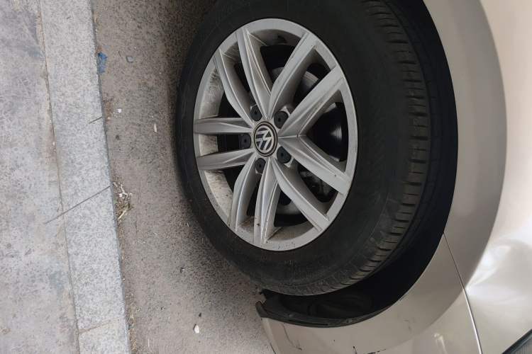Used Volkswagen Golf 2019 280TSI DSG Comfort Version China V Standard Right Front Wheel Hub