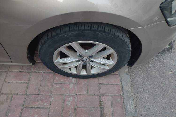 Used Volkswagen Golf 2019 280TSI DSG Comfort Version China VI Standard Right Front Wheel Hub