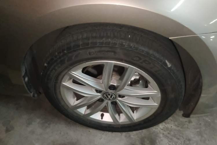 Used Volkswagen Golf 2019 280TSI DSG Comfort Version China V Standard Right Front Wheel Hub