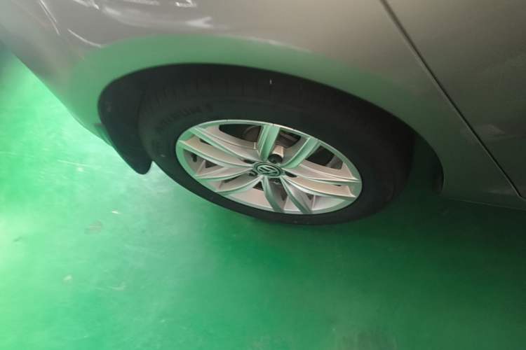Used Volkswagen Golf 2019 200TSI DSG Comfort & Ambition Edition China VI Standard Right Rear Wheel Hub