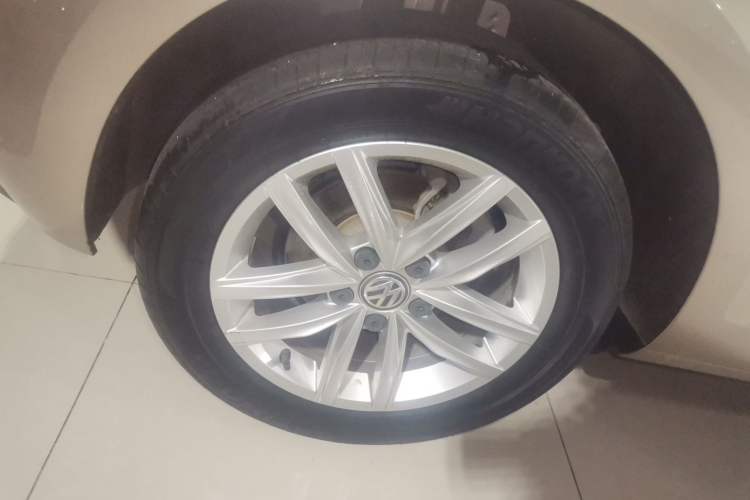 Used Volkswagen Golf 2019 200TSI DSG Comfort & Ambition Edition China VI Standard Right Rear Wheel Hub