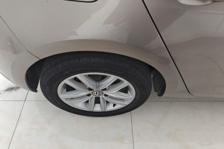Used Volkswagen Golf 2019 1.6L Automatic Comfort Model China V Standard Right Rear Wheel Hub