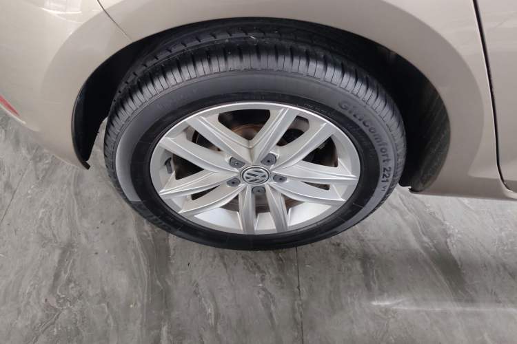 Used Volkswagen Golf 2019 200TSI DSG Comfort & Ambition Edition China VI Standard Right Rear Wheel Hub