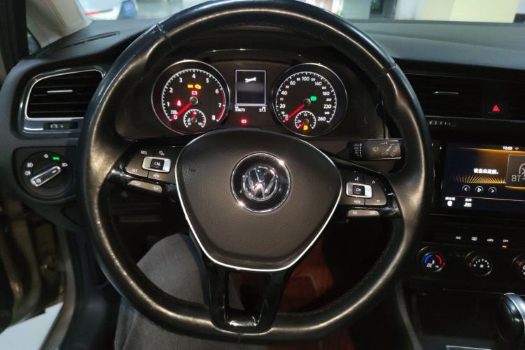 Used Volkswagen Golf 2019 1.6L Automatic Comfort Model China V Standard Steering Wheel