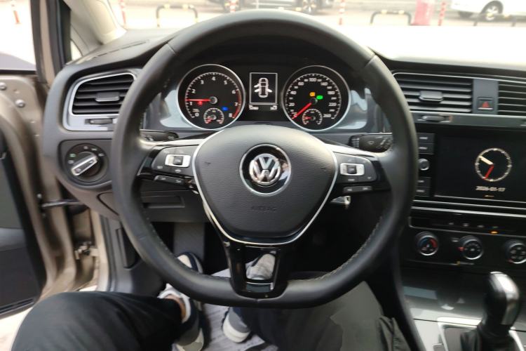 Used Volkswagen Golf 2019 280TSI DSG Comfort Version China VI Standard Steering Wheel