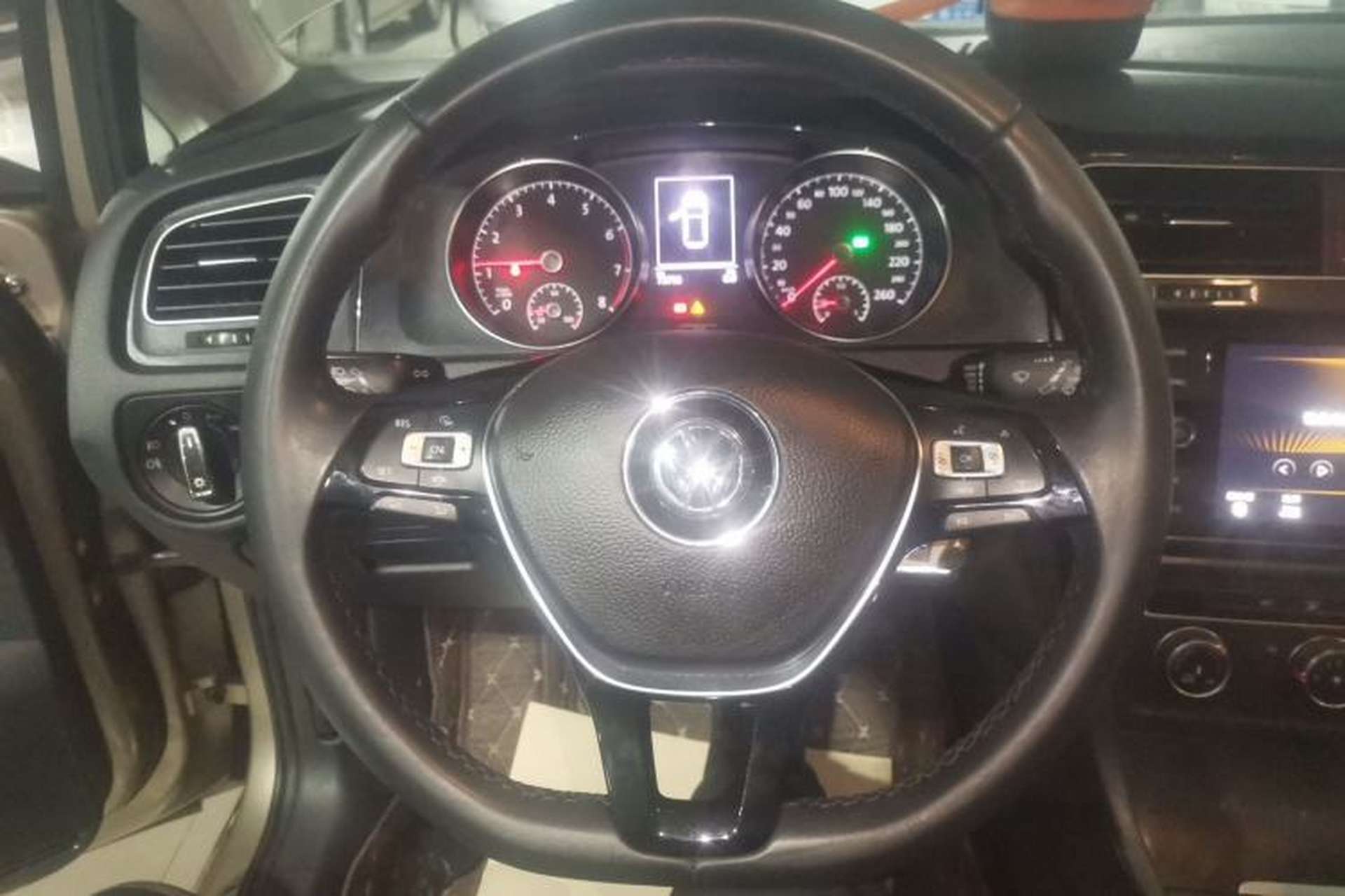 Used Volkswagen Golf 2019 200TSI DSG Comfort & Ambition Edition China VI Standard Steering Wheel