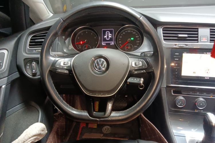 Used Volkswagen Golf 2019 200TSI DSG Comfort & Ambition Edition China VI Standard Steering Wheel