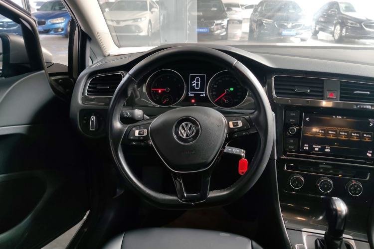Used Volkswagen Golf 2019 200TSI DSG Comfort & Ambition Edition China VI Standard Steering Wheel