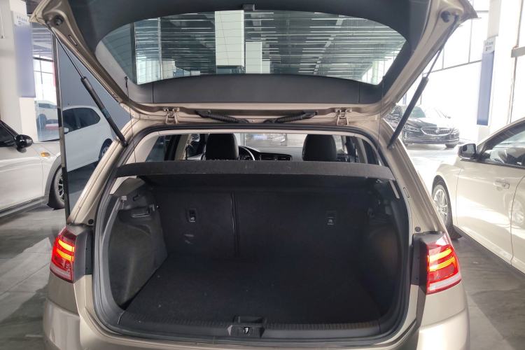 Used Volkswagen Golf 2019 200TSI DSG Comfort & Ambition Edition China VI Standard Trunk