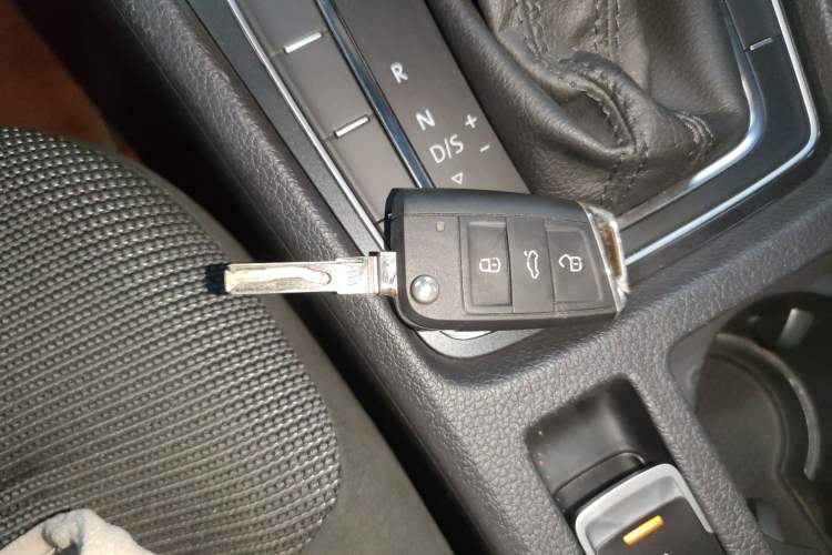 Used Volkswagen Golf 2019 1.6L Automatic Comfort Model China V Standard Vehicle Key