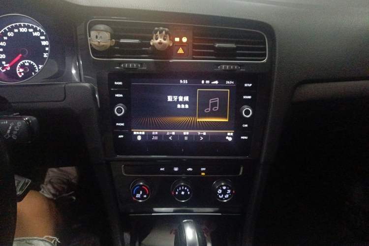 Used Volkswagen Golf 2019 1.8TSI Travel Edition Audio And AC Panel