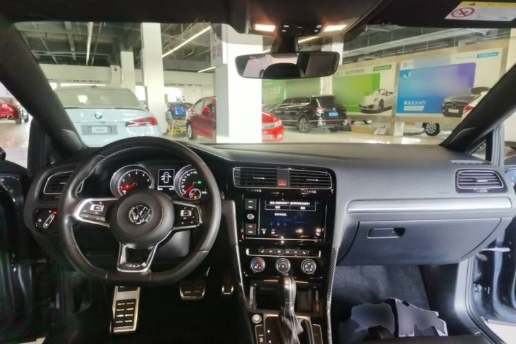Used Volkswagen Golf 2019 280TSI DSG R-Line Model China V Standard Center Console