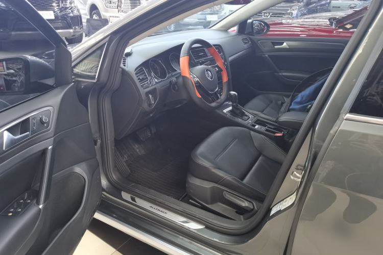 Used Volkswagen Golf 2019 1.8TSI Travel Edition Driver Seat