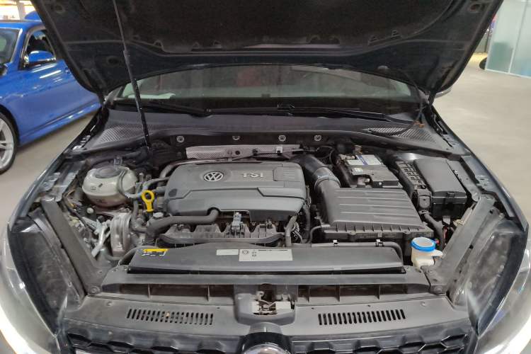 Used Volkswagen Golf 2019 1.8TSI Travel Edition Engine Bay
