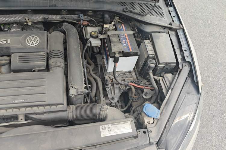 Used Volkswagen Golf 2019 280TSI DSG R-Line Model China V Standard Engine Bay Left