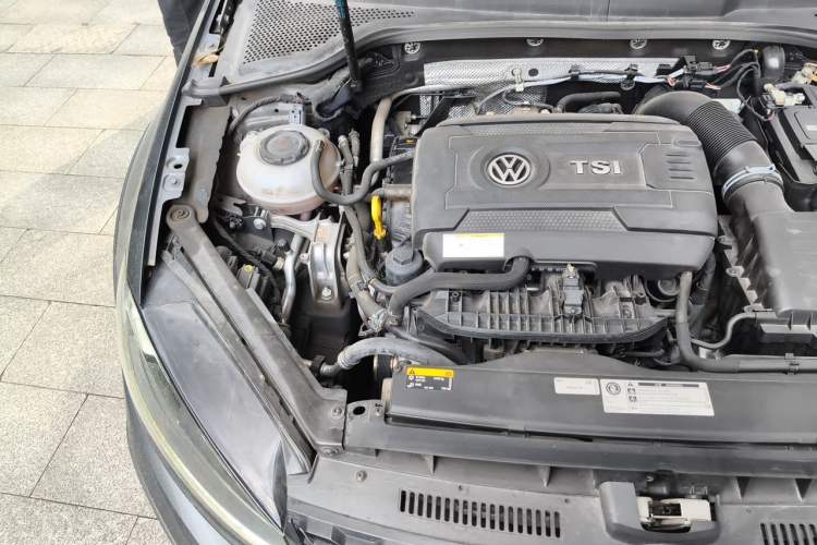 Used Volkswagen Golf 2019 1.8TSI Travel Edition Engine Bay Right